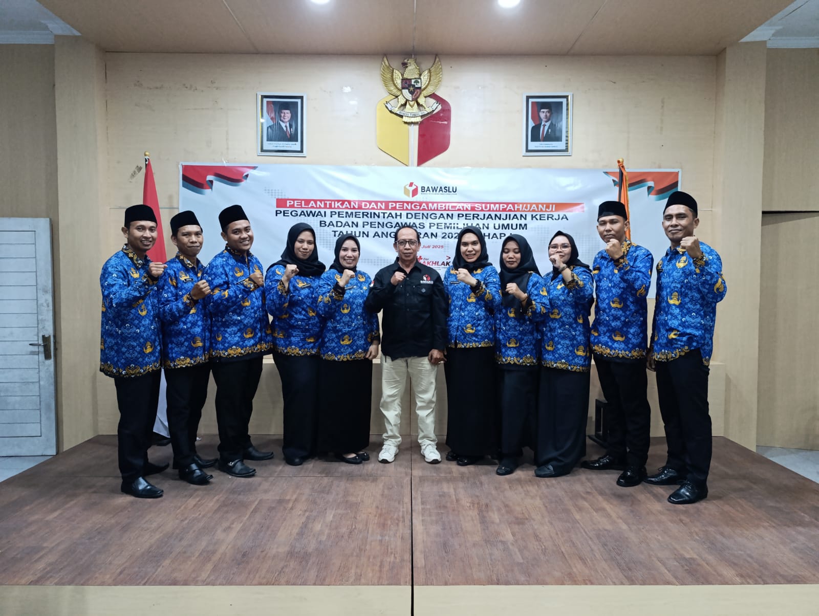 foto bersama pasca pelantikan 