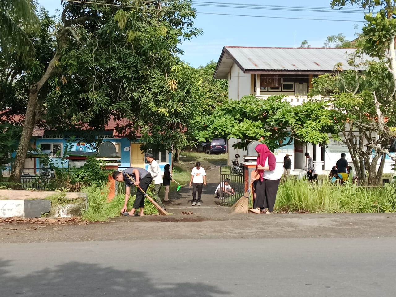 Bawaslu Lobar Laksanakan Kegiatan JUMPA BERLIAN di Lingkungan Kantor. Jum'at 09 Januari 2026