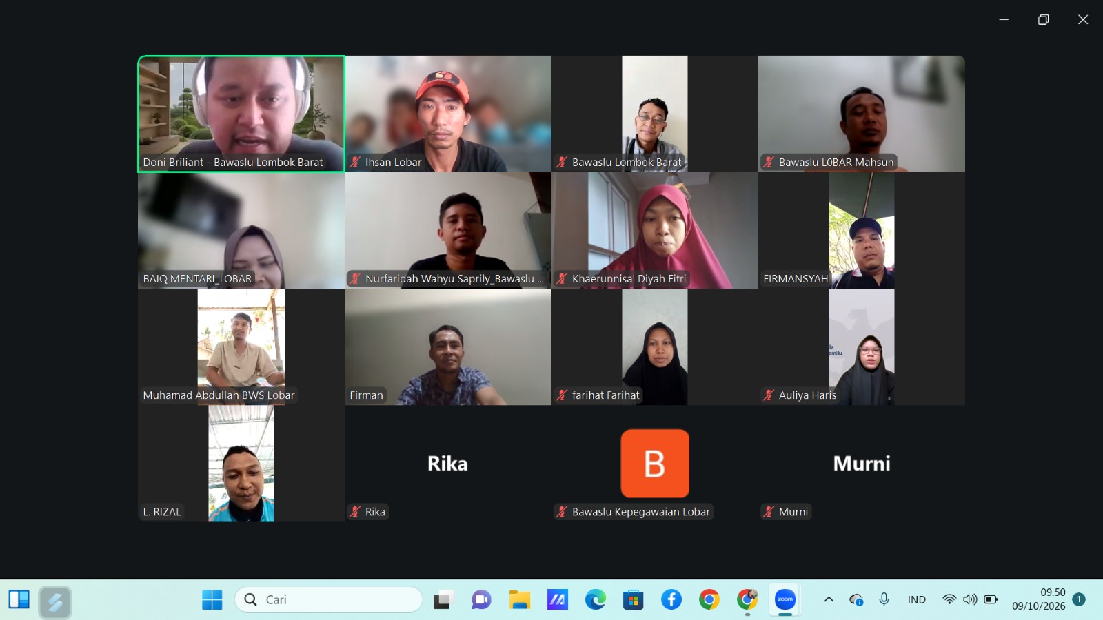Koordinator Sekretariat Bawaslu Kabupaten Lombok Barat, Doni Briliant dalam rapat koordinasi secara daring melalui Zoom Meeting bersama seluruh staf sekretariat dalam rangka menindaklanjuti Keputusan Sekretaris Jenderal Bawaslu Nomor 2692/KP.07/SJ/07/2026. 9 Oktober 2026
