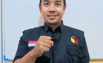 Ketua Bawaslu Kabupaten Lombok Barat, Rizal Umami dalam menyampaikan Ucapan Hari Kebangkitan Nasional  di Kantor Bawaslu Lobar pada Senin (20/5)