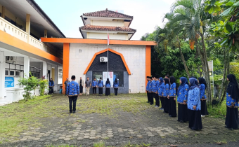 Upacara Peringatan Hari Pahlawan 2025 di Bawaslu Kabupaten Lombok Barat