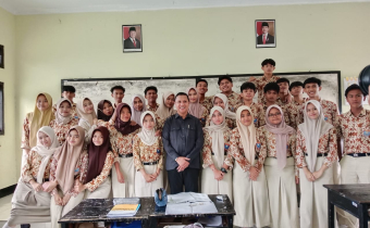 Anggota Bawaslu NTB, Hasan Basri Pasca Bawaslu Mengajar di SMAN 1 Gerung. Kamis/15/01/2026