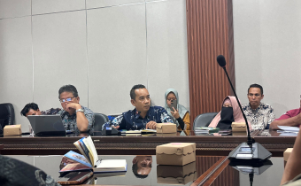 Ketua Bawaslu Lobar, Rizal Umami Dalam Diskusi Rakor Idi Lombok Barat.13/08/2026