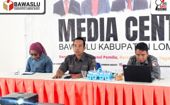 Ketua dan Anggota Bawaslu Lobar  Dalam Pelaksanaan Disertasi Bawaslu Lombok Barat. Senin 28/09/2026